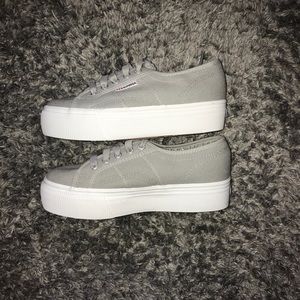 LIGHT GRAY SUPERGAS